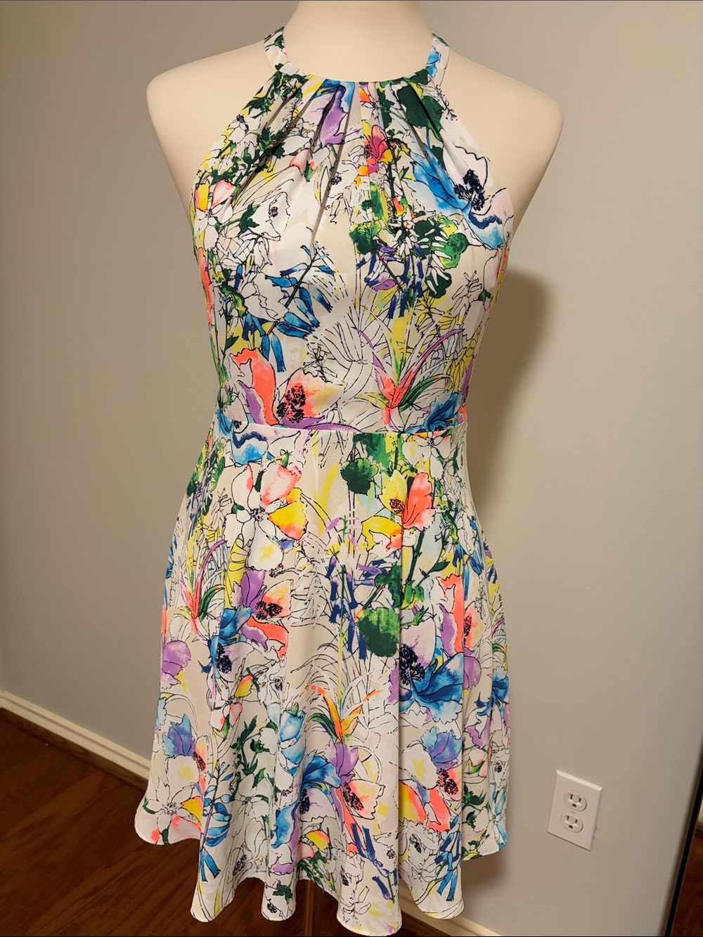 Express Women’s Floral Dress in Cream with Multicolor Accents Size 4